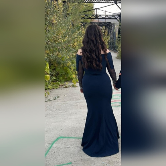 Dress - Picture 1 of 2